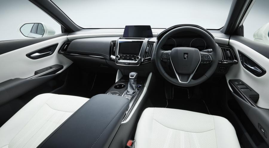 Торпедо Toyota Crown Concept 2017 года  (фото 3 из 4)